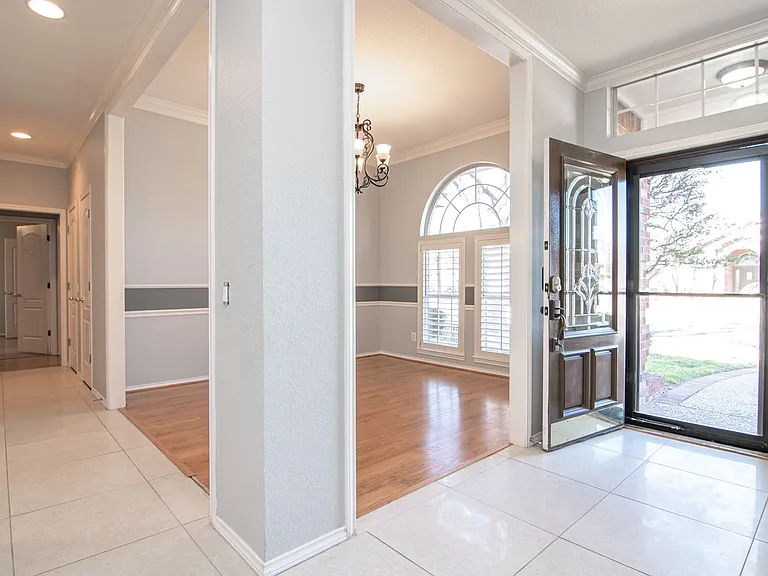 4601 Cherrywood Dr — Photo 2