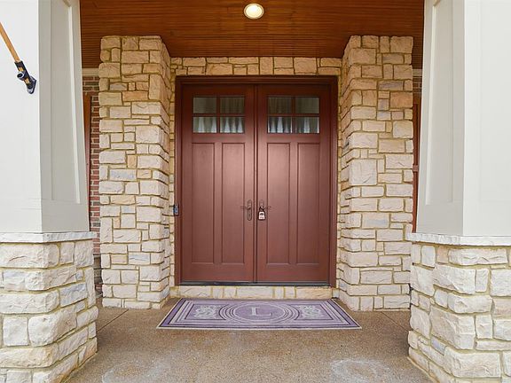 4th image of 961 River Forest Dr