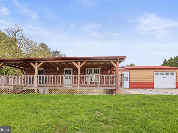 230 W Ore St, Seven Valleys, PA 17360