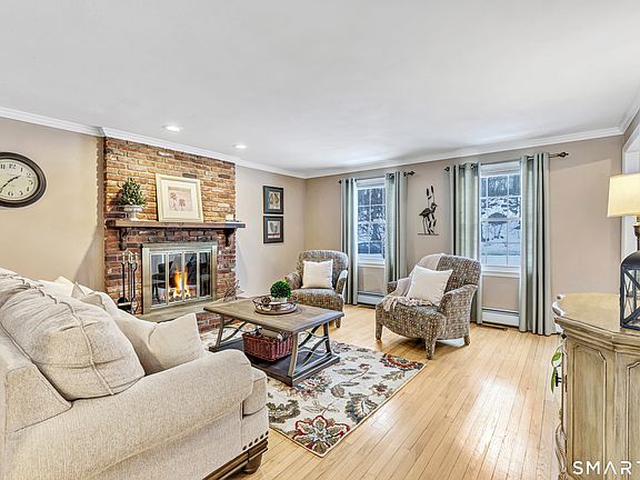 5th image of 85 Teeter Rock Road