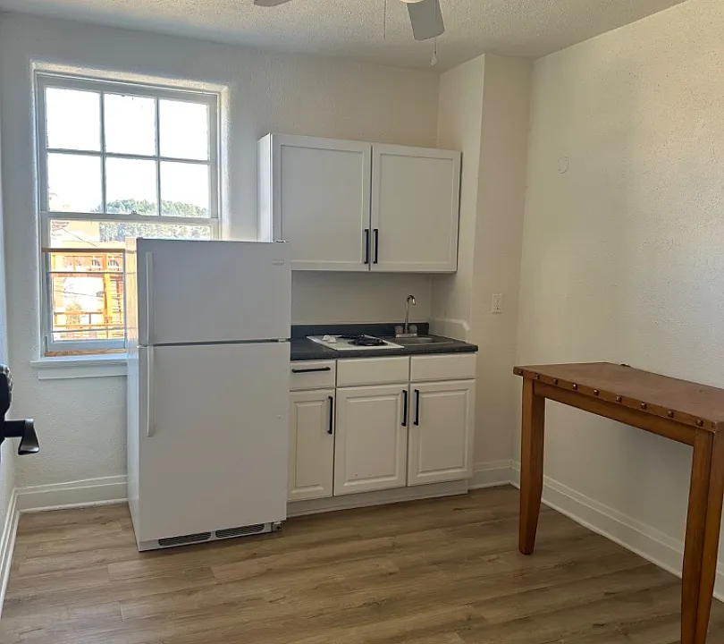 425 W Main St #107