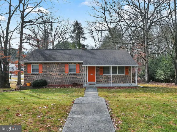 111 Woodland Dr, Pottsville, PA 17901