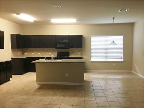 4th image of 609 Brashear Ln
