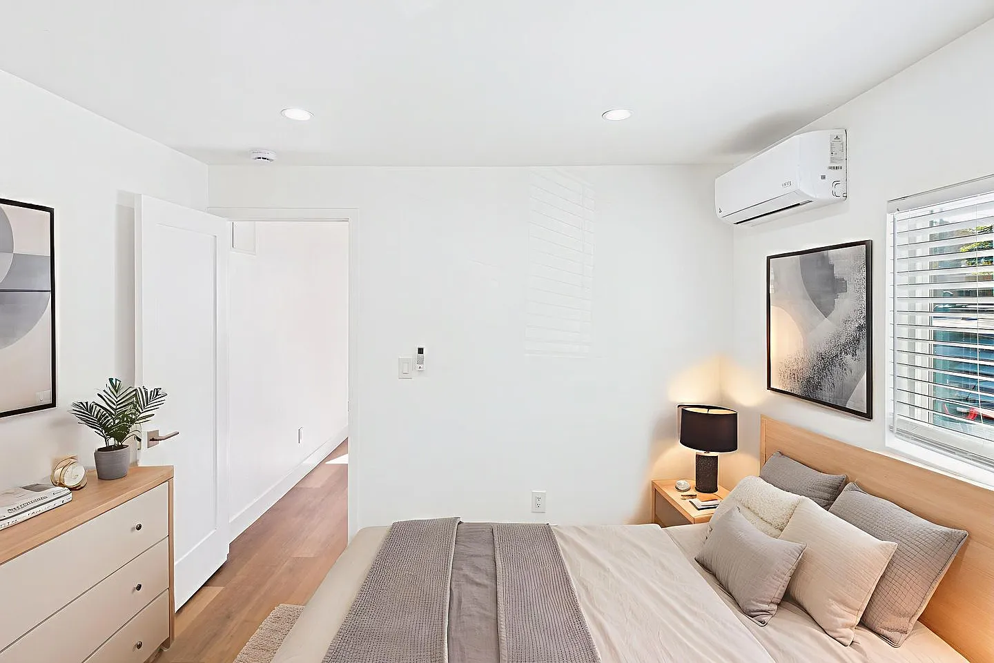 4018 Alabama Street - 2 Bedroom x 1bath - 1 month free with 14-month lease. — Photo 4