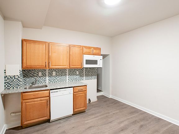 3rd image of 906 W Seltzer St #64