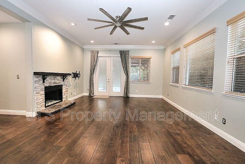 1st image of 1884 Hershey Dr