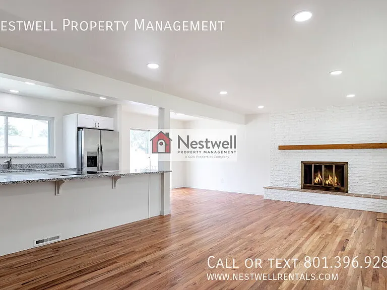 9329 S Sneddon Dr — Photo 2