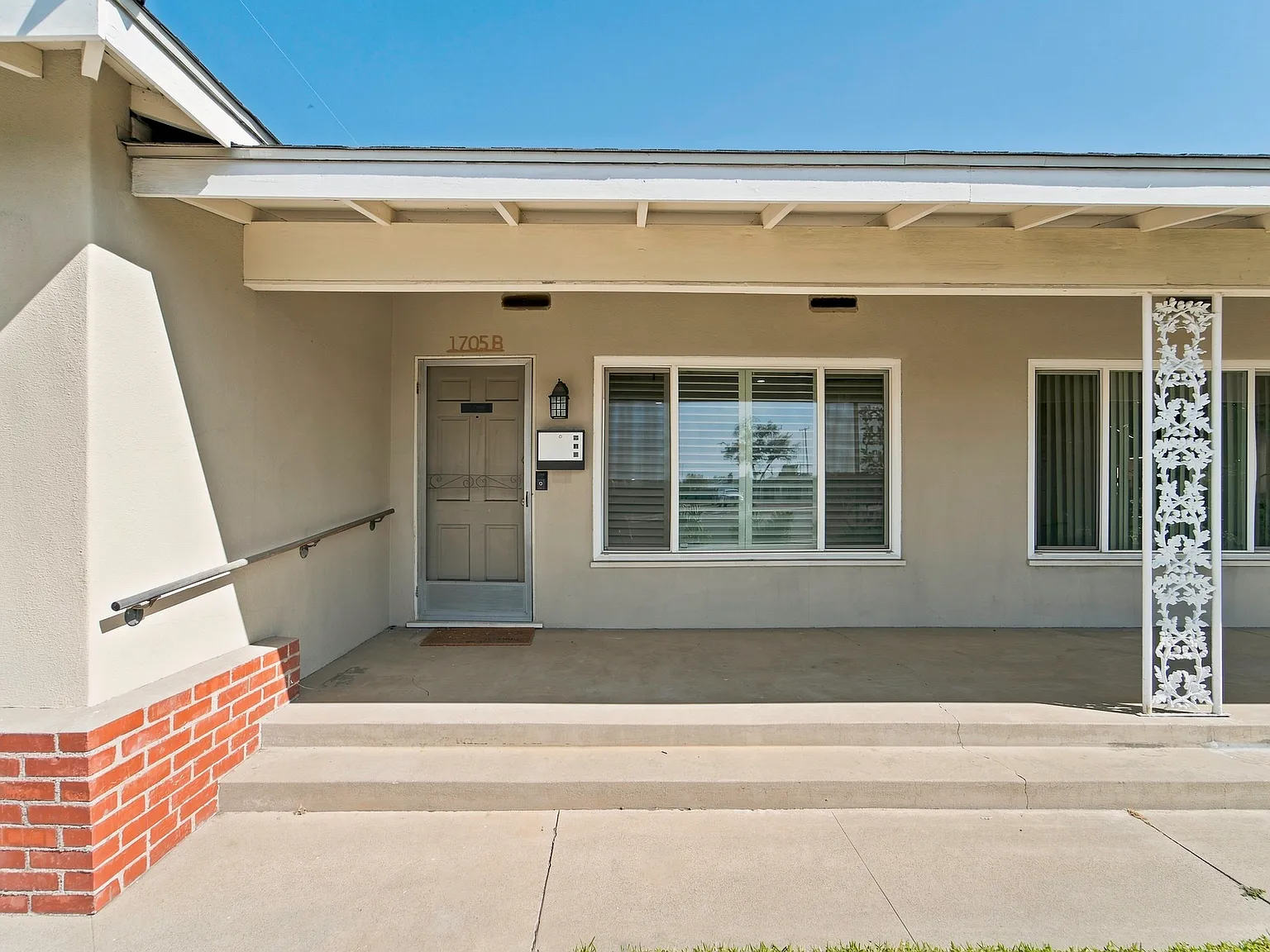 1705 E Lincoln Ave — Photo 3