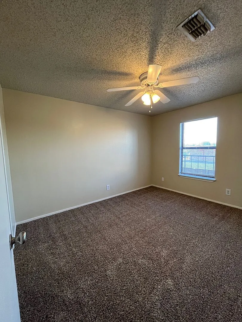Bentwood Apartments — Photo 2