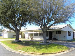 418 Las Fuentes Dr, Alamo, TX 78516