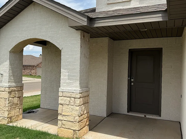 2901 Urbana Ave — Photo 2