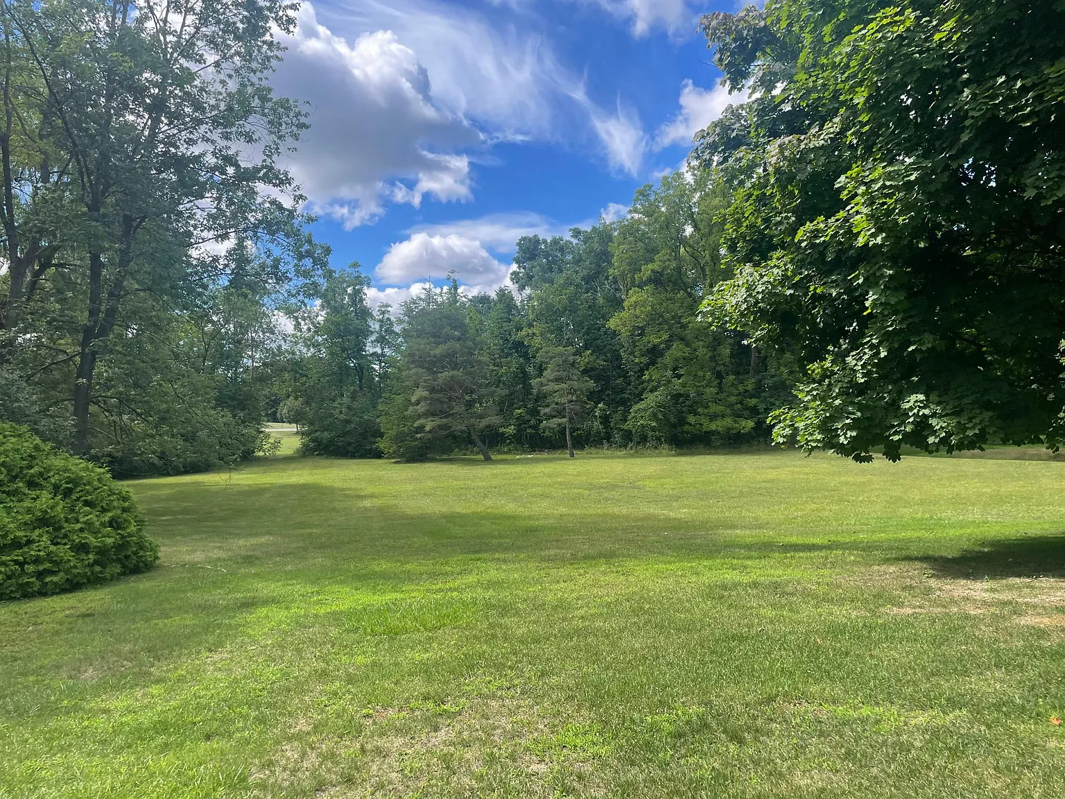 4 bed, 2.5 bath, 2372 sqft, $3,150 — Photo 4