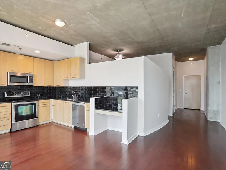 3324 Peachtree Rd NE #915 — Photo 12