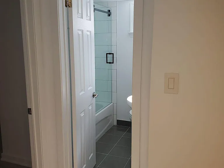 347 Ella Ct #LOWER — Photo 7
