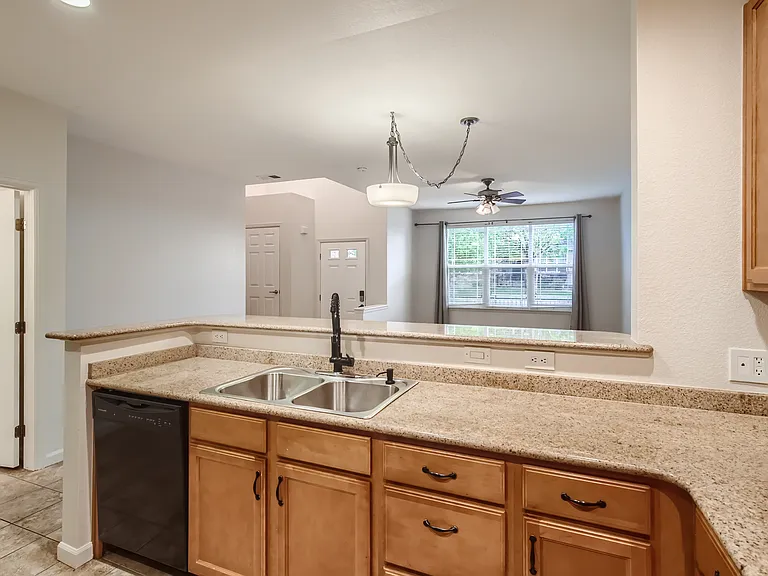1753 S Buchanan Cir — Photo 7