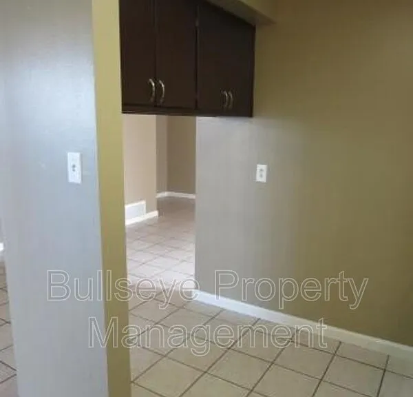 1901 S Farmer Ave #1901 — Photo 15