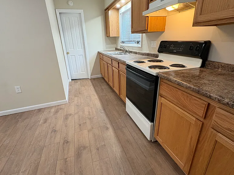 106 Silver St #1B — Photo 6