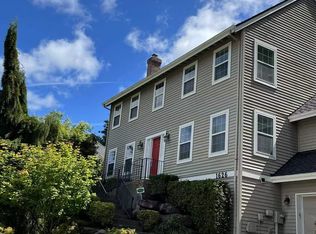 1626 NW Morgan Ln, Portland, OR 97229