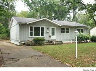 142 Dawn Dr, Springfield, IL 62702