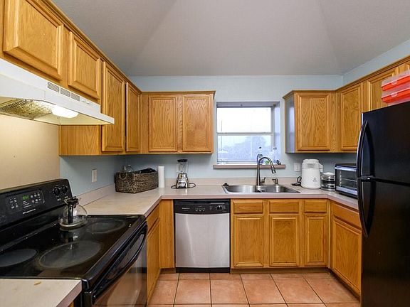 5th image of 6320 Royal Cedar Dr