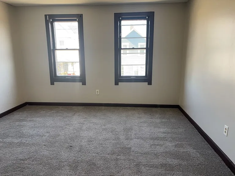 3621 Sackett Ave — Photo 12