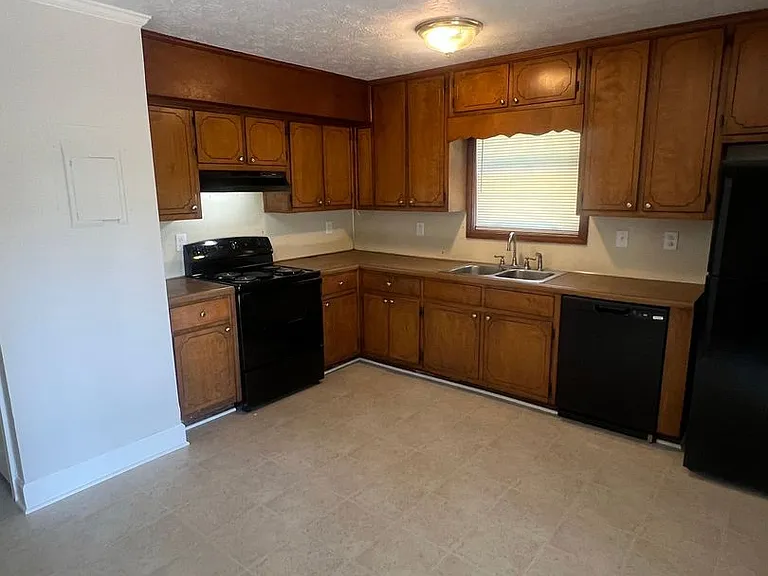 535-537 Haygood Court — Photo 7