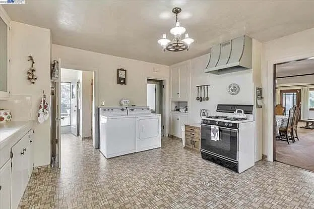 38860 Cherry Ln — Photo 2