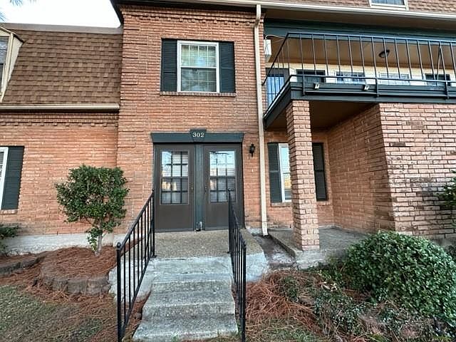 1st image of 3110 Edenborn Ave APT 302