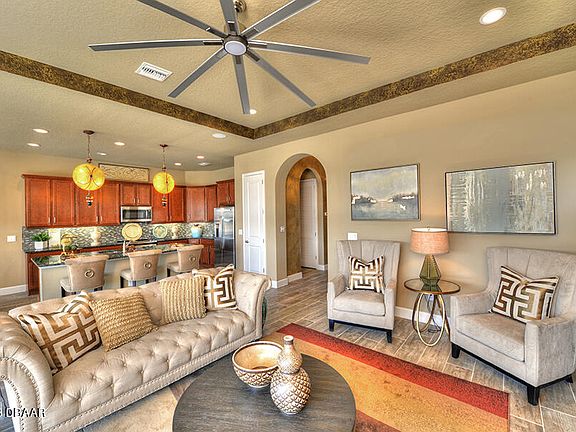 3rd image of 693 Mosaic Blvd