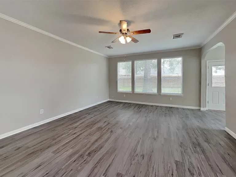 1703 Calmar Dr — Photo 2