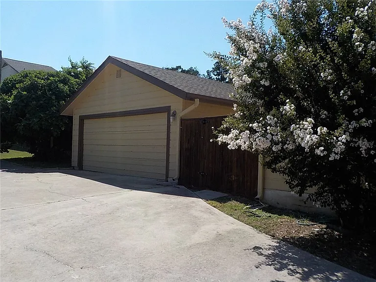 295 Mooring Cir — Photo 6
