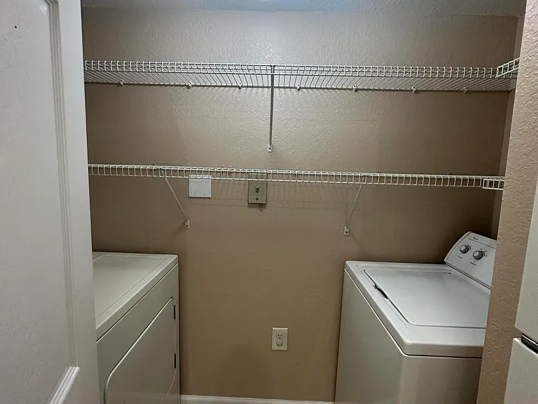 141 SW Palm Dr #202 — Photo 28