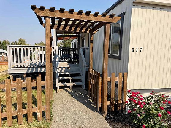 2nd image of 411 N Almon #617