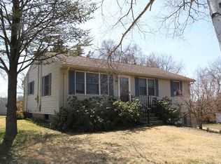 24 7th Ave, Branford, CT 06405
