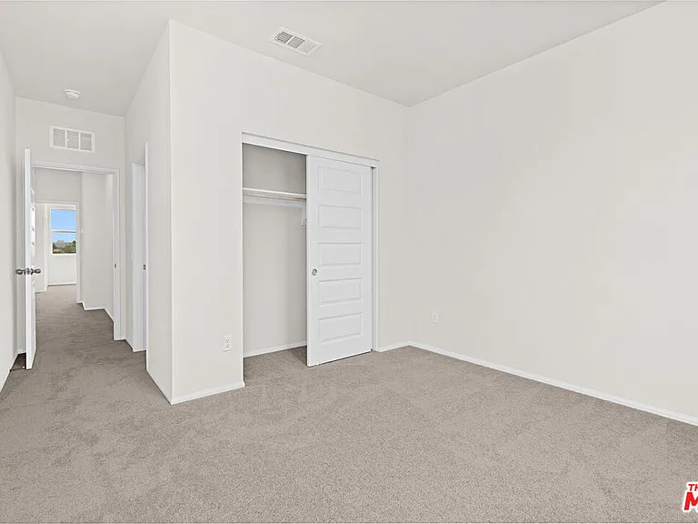 220 Lockhart Way — Photo 22