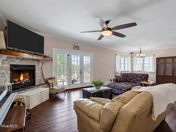 3rd image of 1770 Gentry Ridge Road