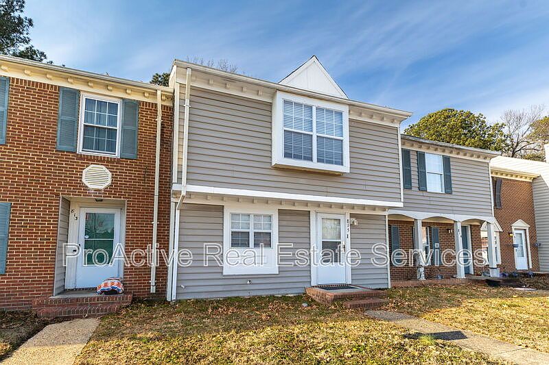 1st image of 815 Montrose Ct