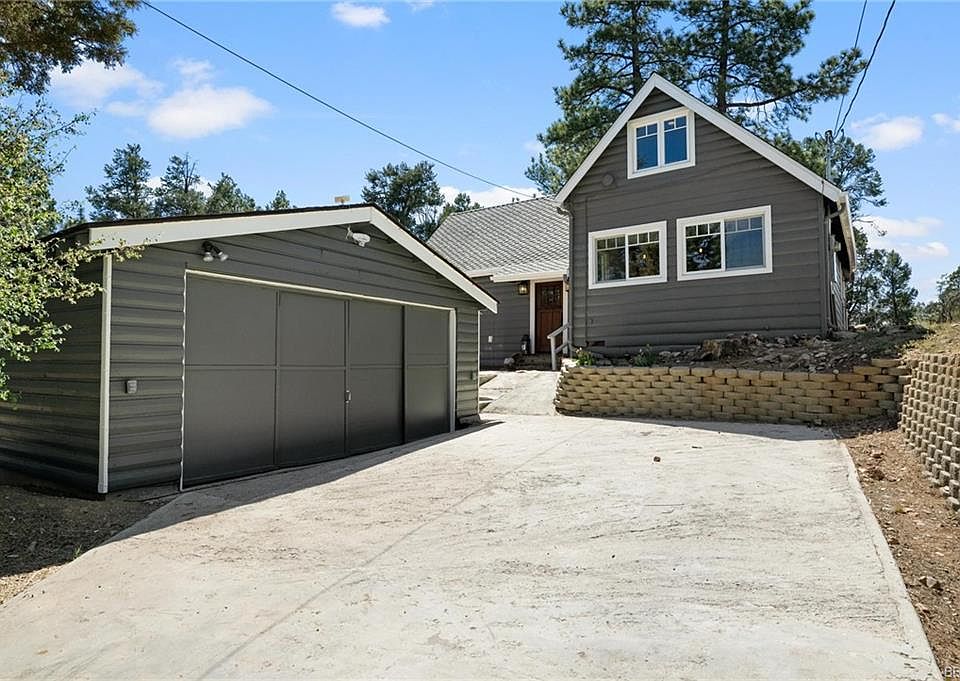1st image of 212 E Starr Dr