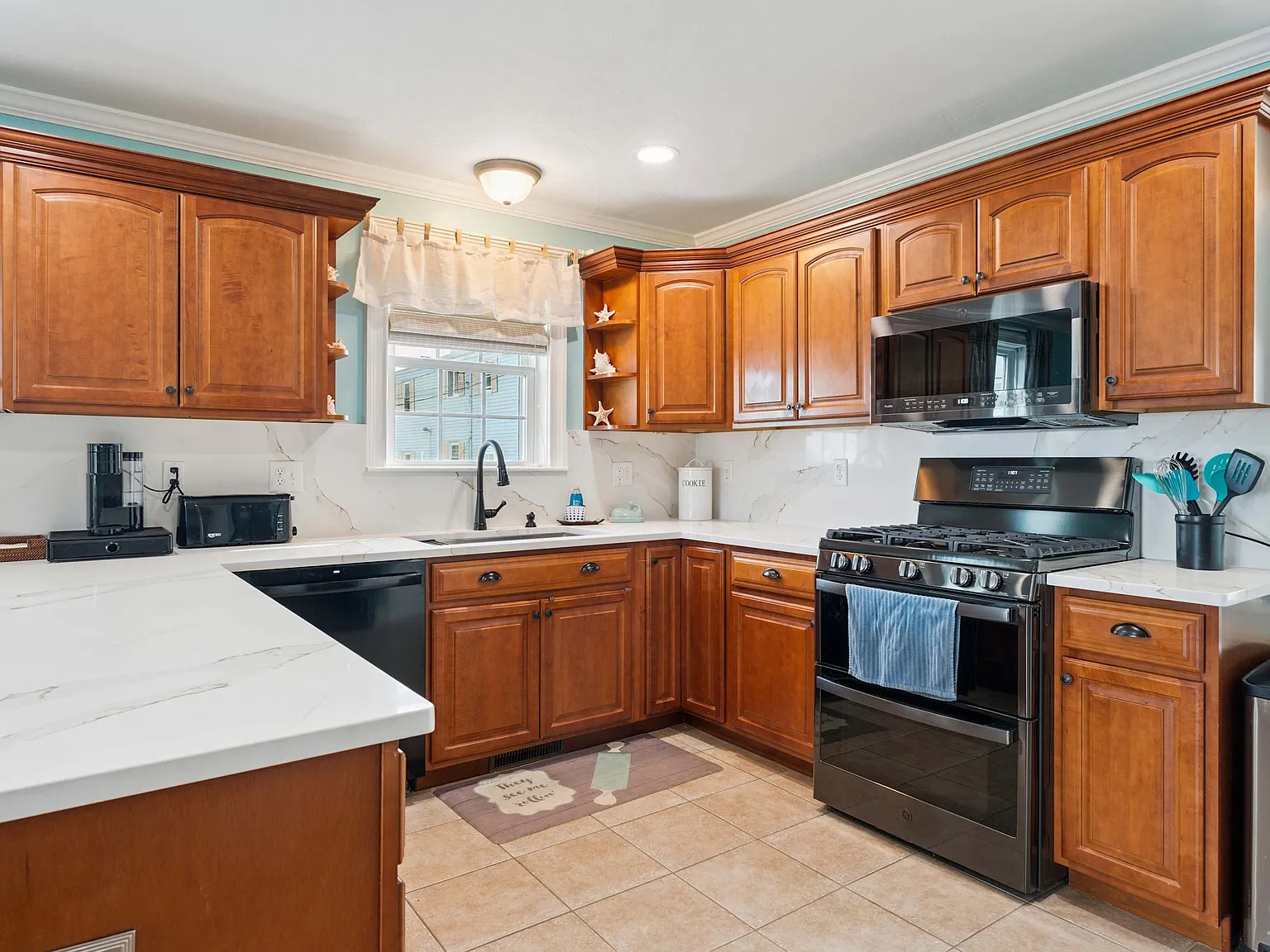 2 bed, 1850 sqft, $2,550 — Photo 4