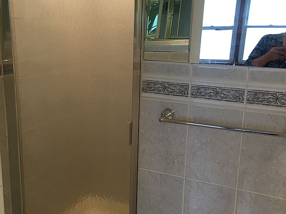 5th image of 142 Saint Pauls Ave #2