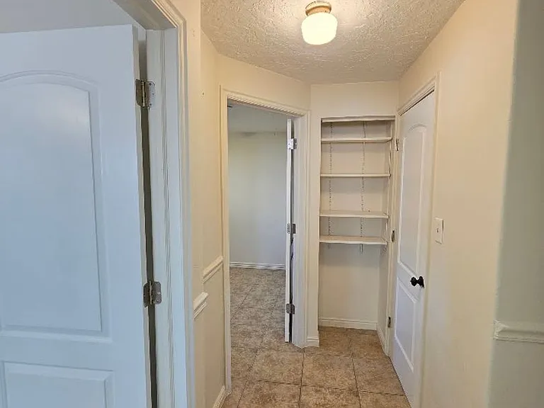 461 Diagonal St — Photo 16