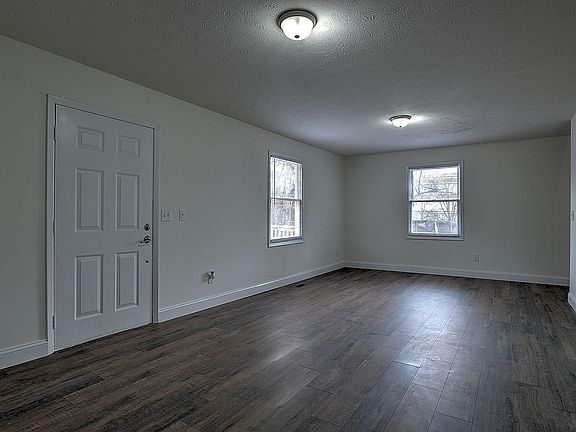 3rd image of 481 Rainbow Cir