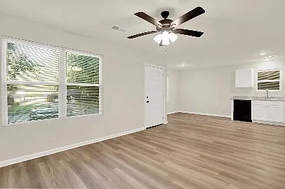 4 bed, 2.0 bath, 1250 sqft, $1,650 — Photo 3