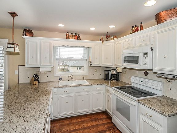 5th image of 931 Cherry Dr