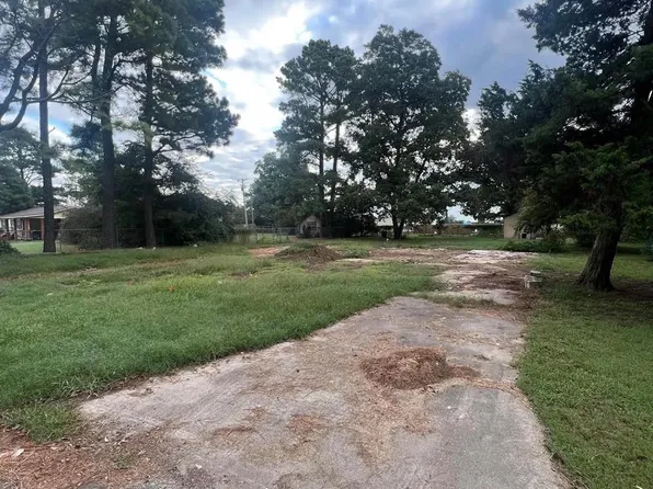 500 Thurmond St, Leachville, AR 72438