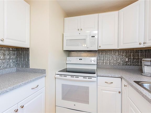 2nd image of 6-D B North Castle Way