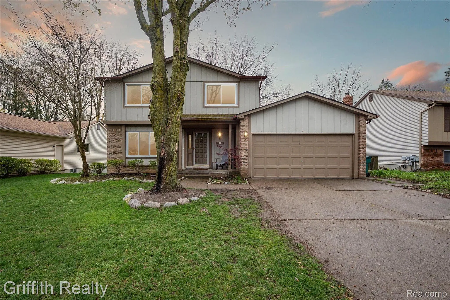 713 Oak Ridge Dr photo 1