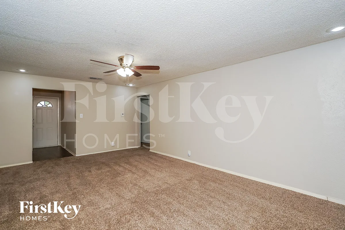 Building Photo - 2709 Trinity Valley Ct