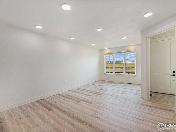 5th image of 5018 Coolidge Ave