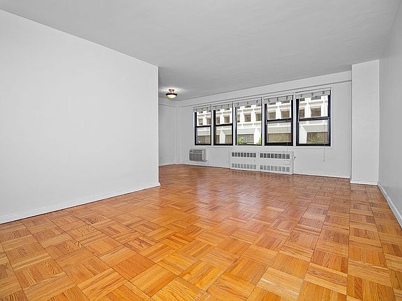 5th image of 220 E 54th St APT 11D